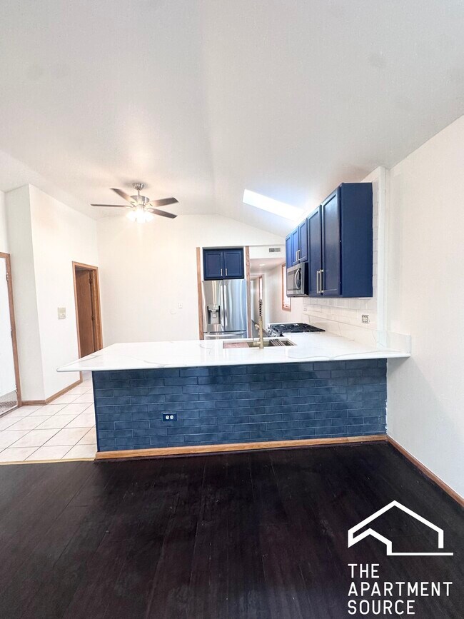 Foto del edificio - 2446 W Arthington St