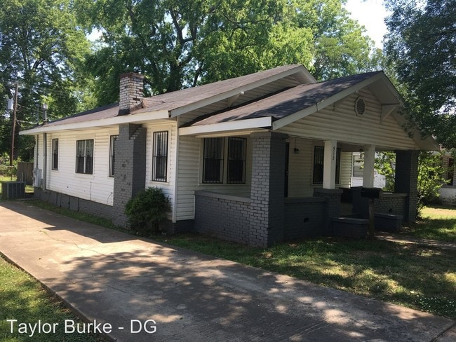 Building Photo - 3 br, 1 bath House - 913 Jackson Blvd