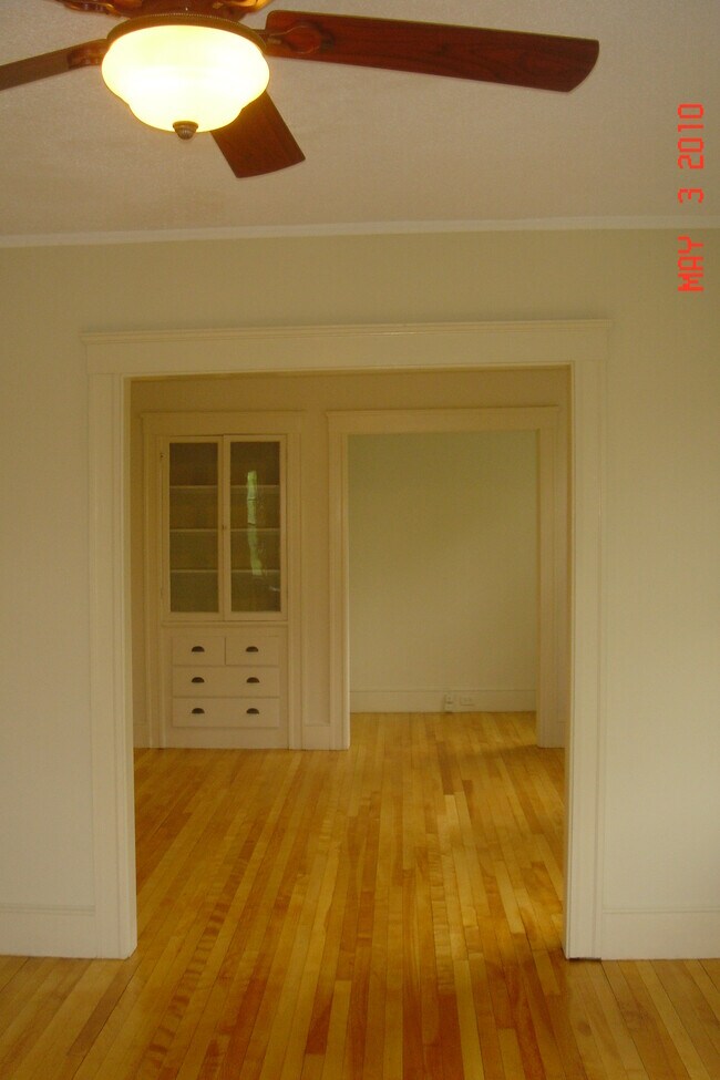Building Photo - 108 Noyes St