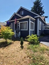 Building Photo - 1171 SW Hayter St