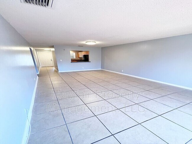 Foto del edificio - 2221 NW 58th Terrace