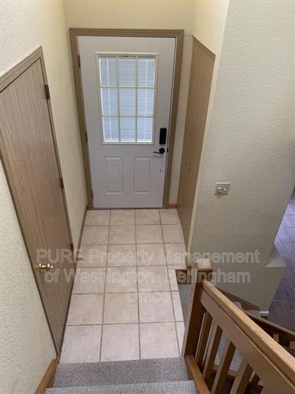 Building Photo - 4609 Guemes View