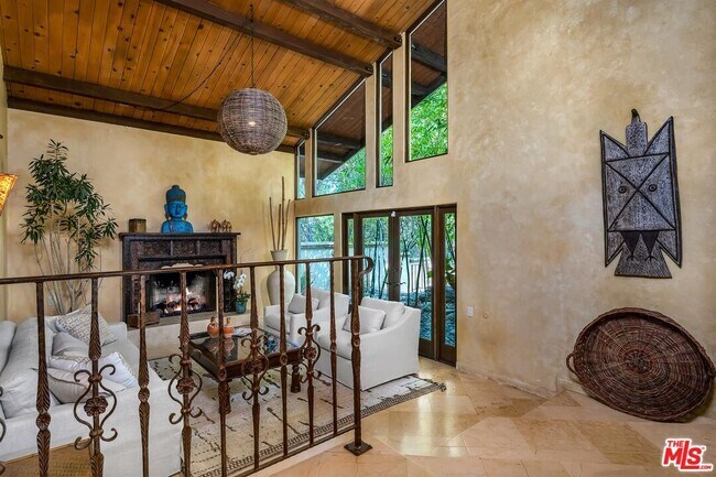 Foto del edificio - 4557 Saltillo St