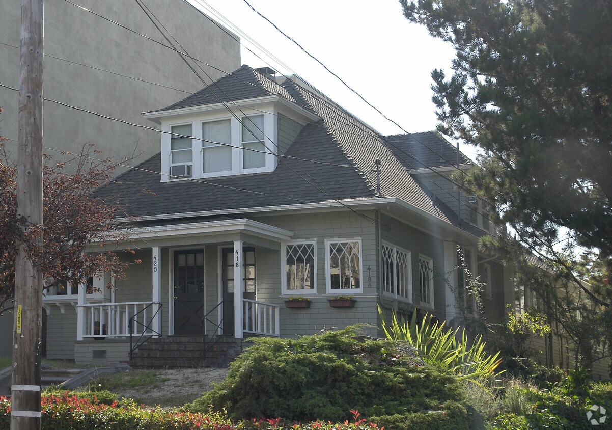 Building Photo - 418-420 Orange St
