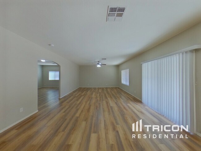 Foto del edificio - 42783 W Magnolia Rd