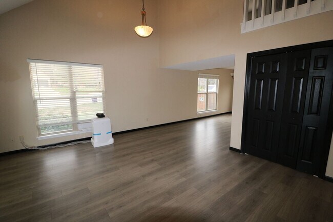 Foto del edificio - Beautiful 4 bedroom home located in desira...