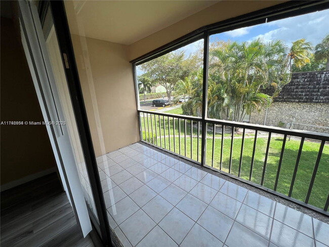 Foto del edificio - 3129 Oakland Shores Dr