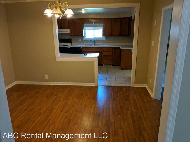 Building Photo - 2 br, 1 bath House - 906 7th Ave