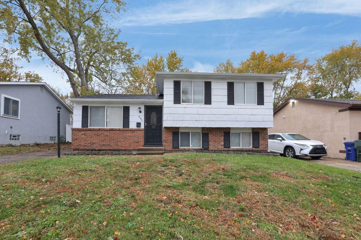 Primary Photo - 2464 Queenswood Dr