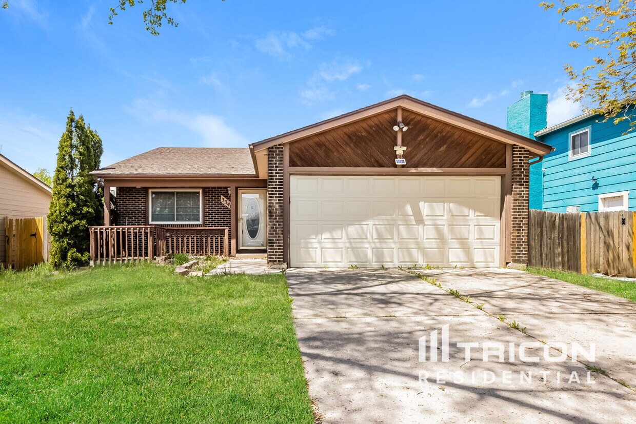 Foto principal - 3340 Bridgewater Dr
