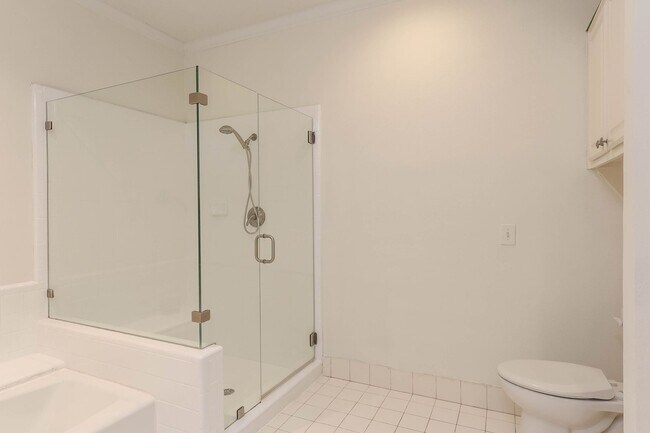 Building Photo - 6010 Long Champ Ct