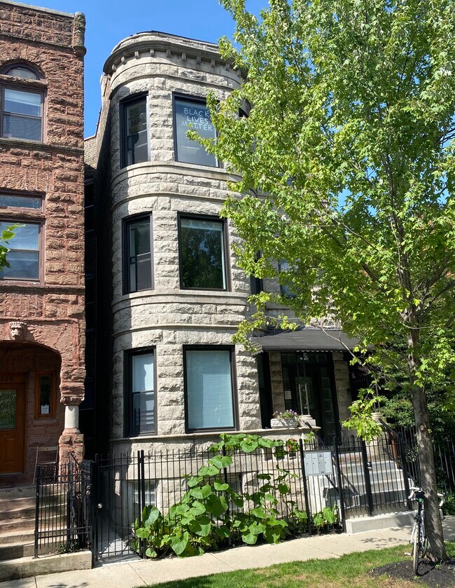 Building Photo - 1328 N Maplewood Ave