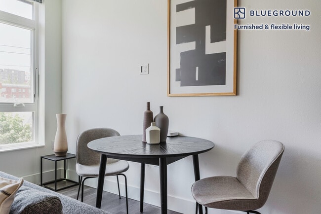 Foto del edificio - 104 12th Ave