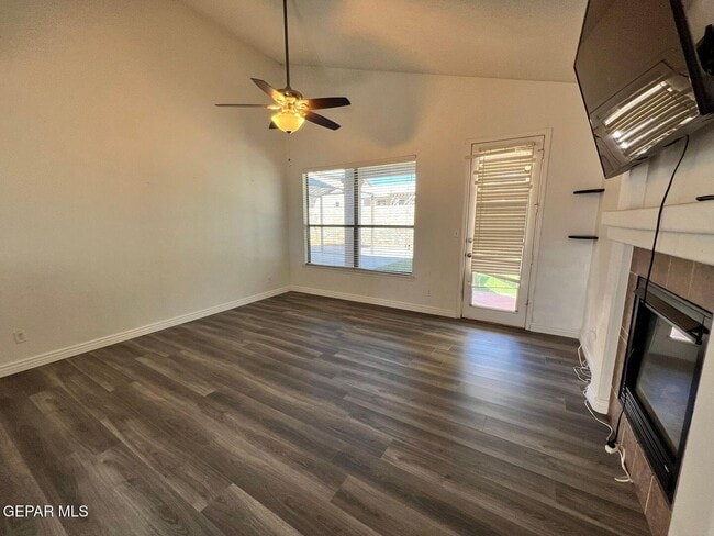 Building Photo - 757 Desert Star Dr