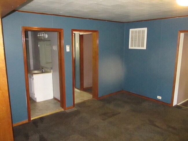 Building Photo - 2235 N 28th St