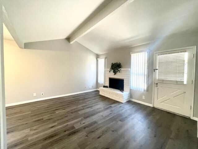 Foto del edificio - 6610 S Lakeshore Dr