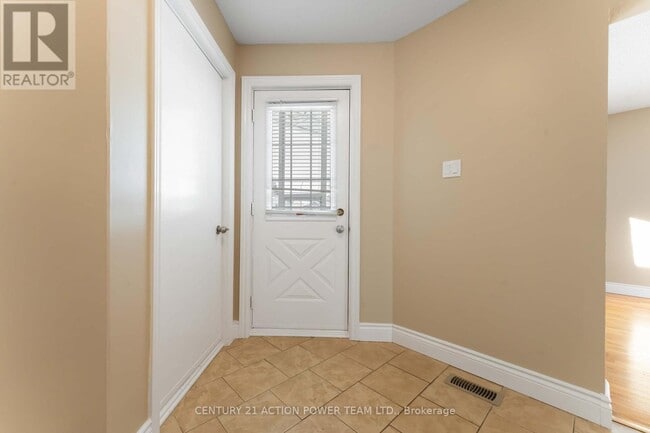 Building Photo - 1936 Longman Crescent