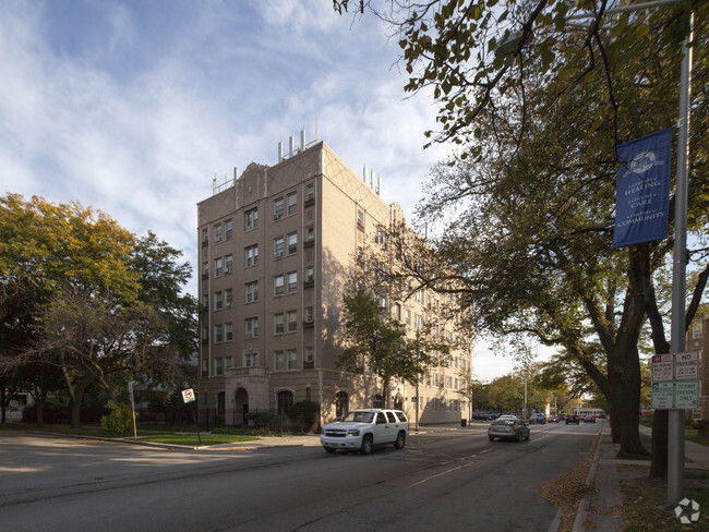 Foto del edificio - Crestwood Apartments