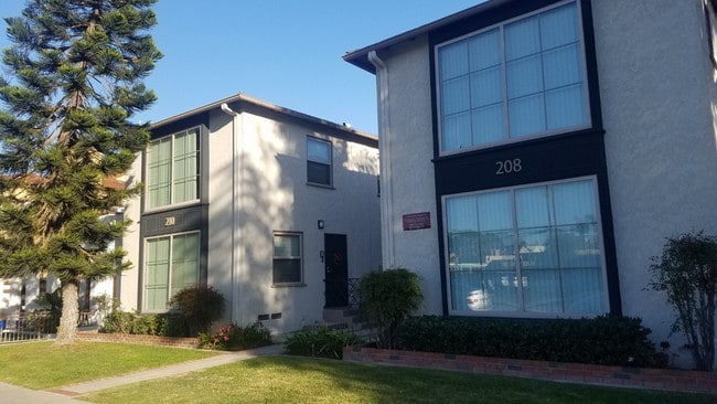 Building Photo - 210 Granada Ave