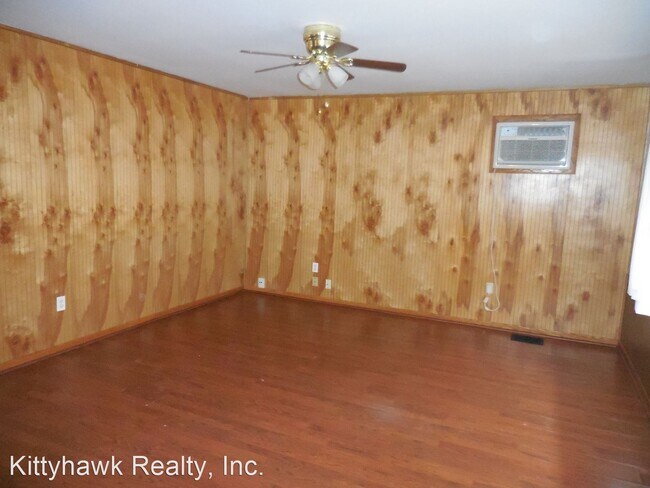 Building Photo - 3 br, 1 bath House - 1670 Kylemore Drive