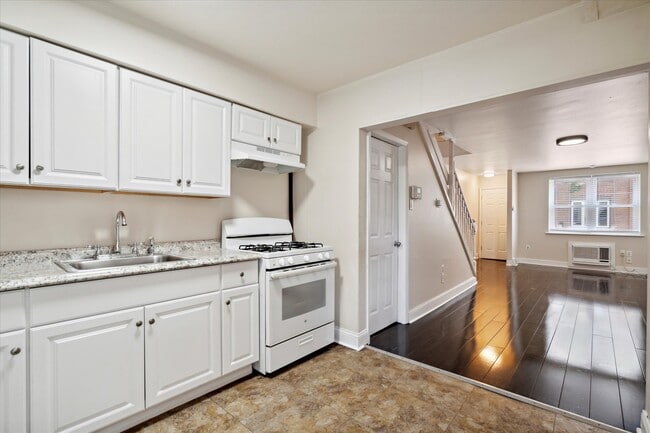 Building Photo - 2648 Gerritt St