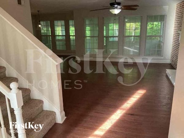 Foto del edificio - 2522 Halcyon Way