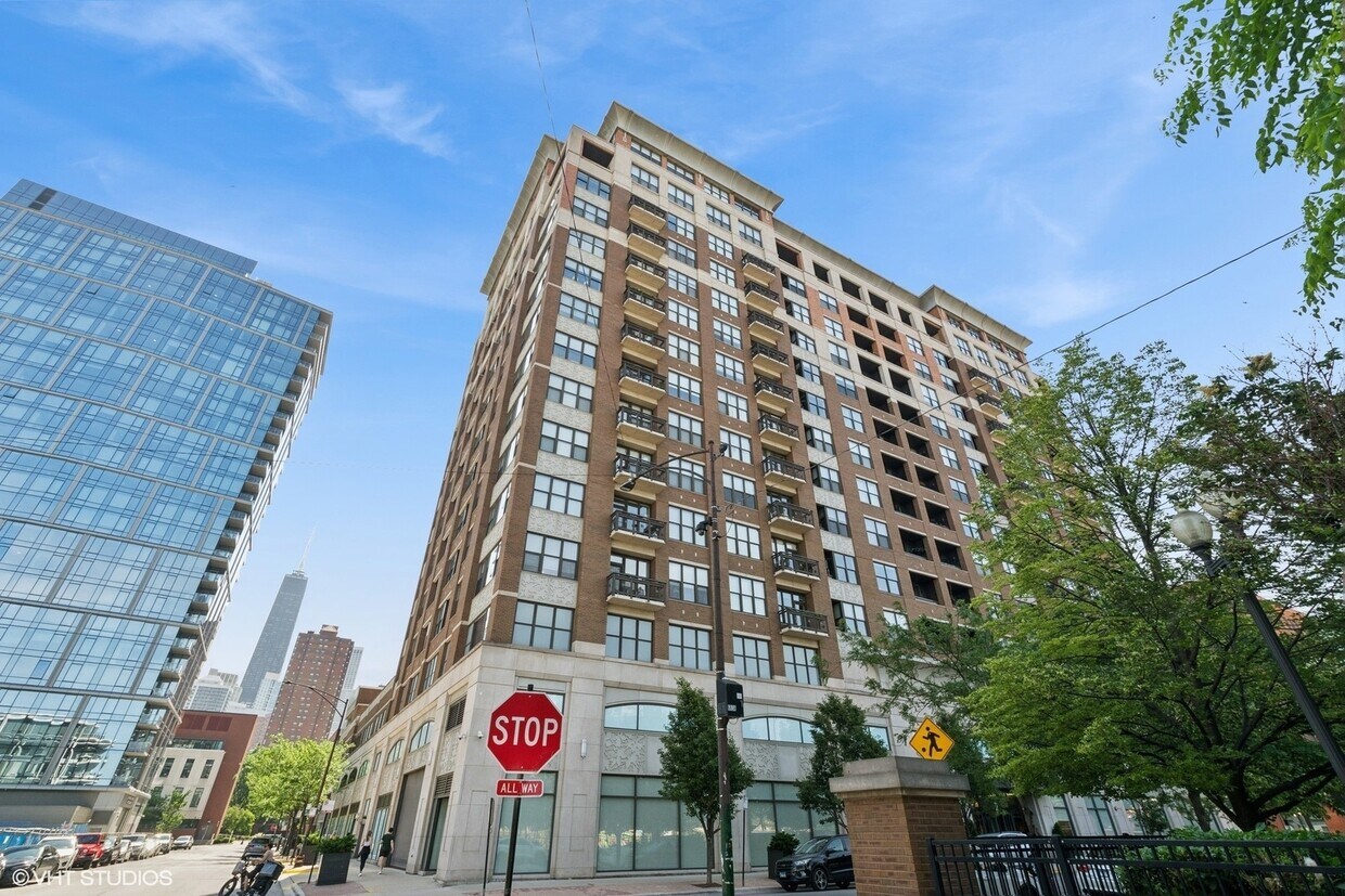 Foto principal - 849 N Franklin St