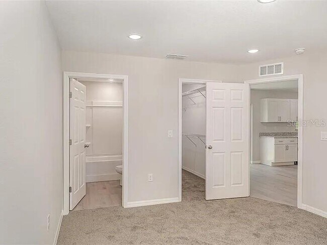 Building Photo - 308 Ave P NW