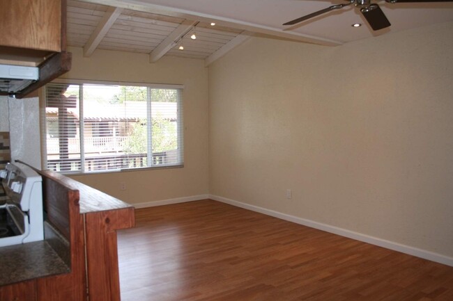 Building Photo - **** Entirely Remodeled and Bright Upstair...