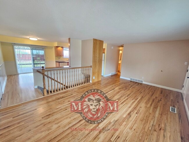 Photo - 5 Bd 3 Bath Home Cottonwood Heights