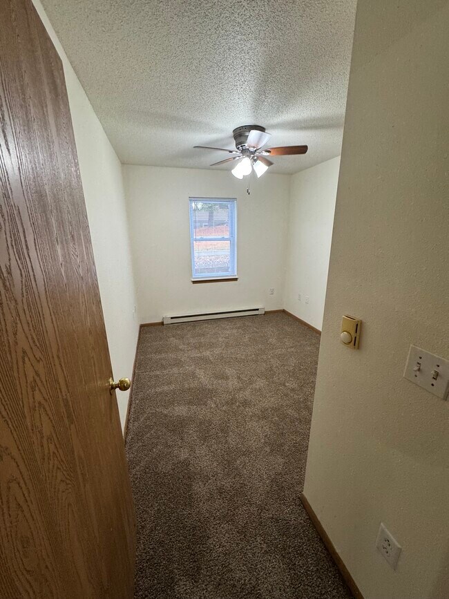Foto del edificio - Pioneer Court Apartments
