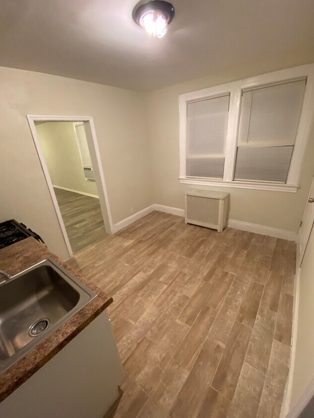 Foto principal - 469 Norwood St