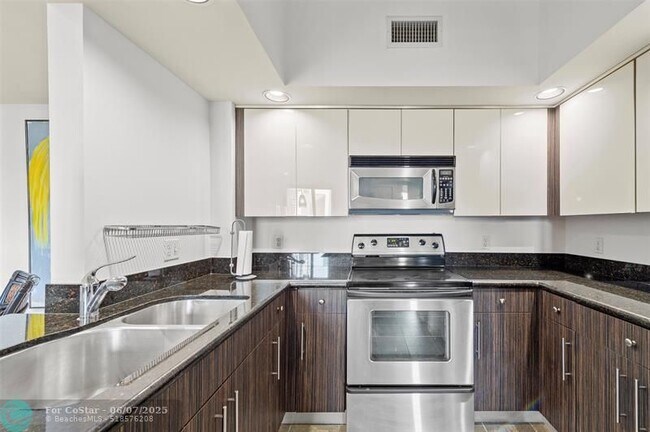 Building Photo - 110 N Federal Hwy