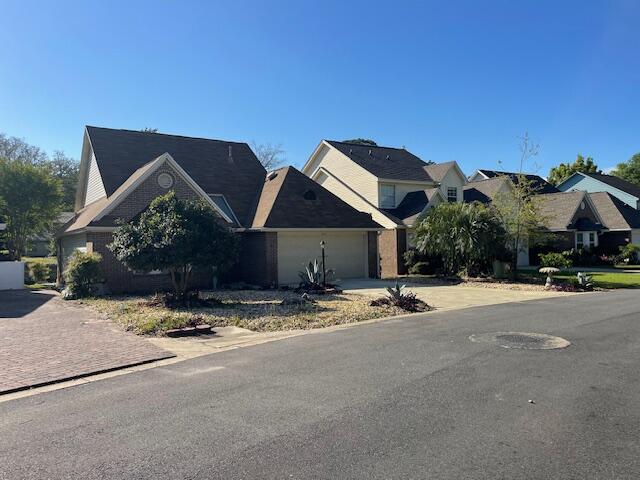 Primary Photo - 810 Fairway Lakes Dr