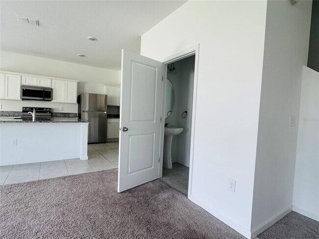 Building Photo - 2669 Buttercup Ave