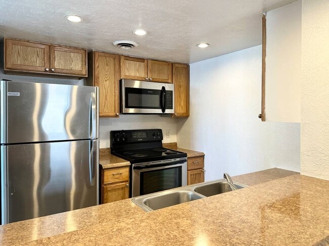 Foto del edificio - 1620 N Wilmot Rd