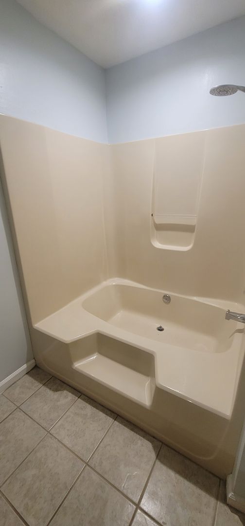 Building Photo - 798 Omega Dr