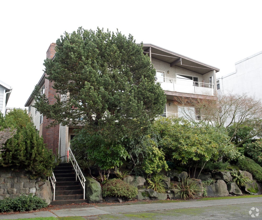 Building Photo - 2210 Minor Ave E
