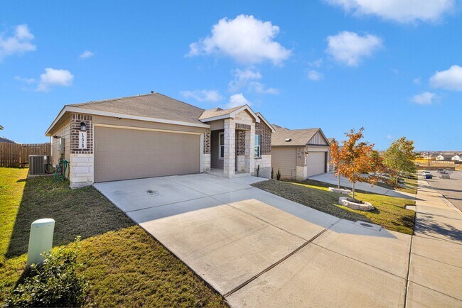 Building Photo - Welcome to Your Ideal Home in Saint Hedwig...