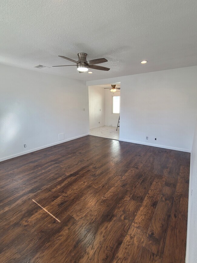 721 Larch St Unit 001, Inglewood, CA 90301 Condo for Rent in