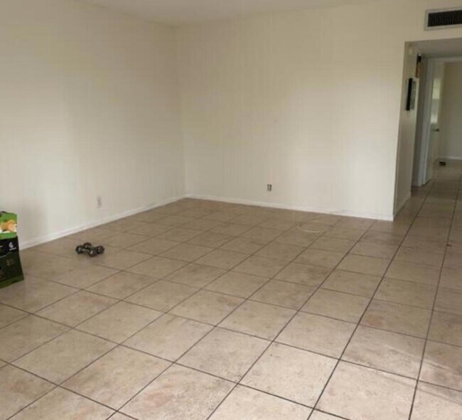 Foto del edificio - 72 Norwich C