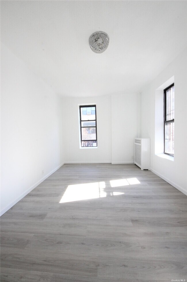 Foto del edificio - 66 Wyckoff Ave