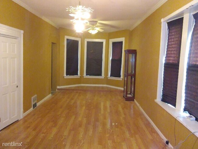 Foto del edificio - 3 br, 1 bath House - 1655 W 59th St