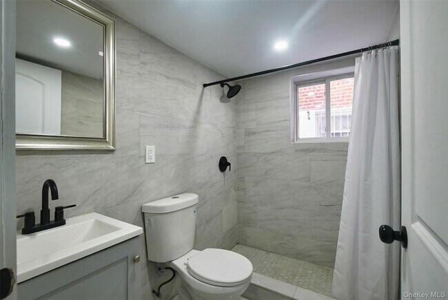 Foto del edificio - 837 E 49th St
