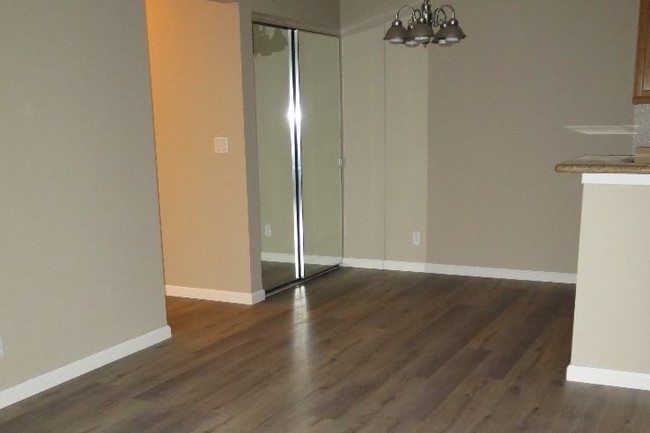 Building Photo - 2754 Somerset Park Cir
