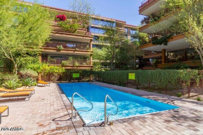 Foto del edificio - 7161 E Rancho Vista Dr