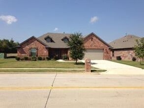 Building Photo - 6601 Pine Hills Ln