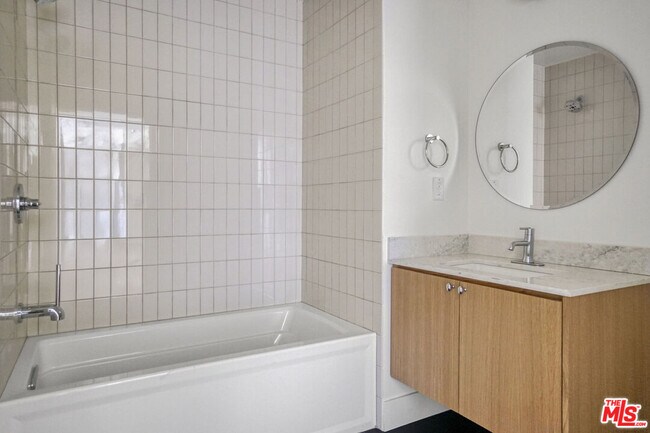 Foto del edificio - 1822 Overland Ave