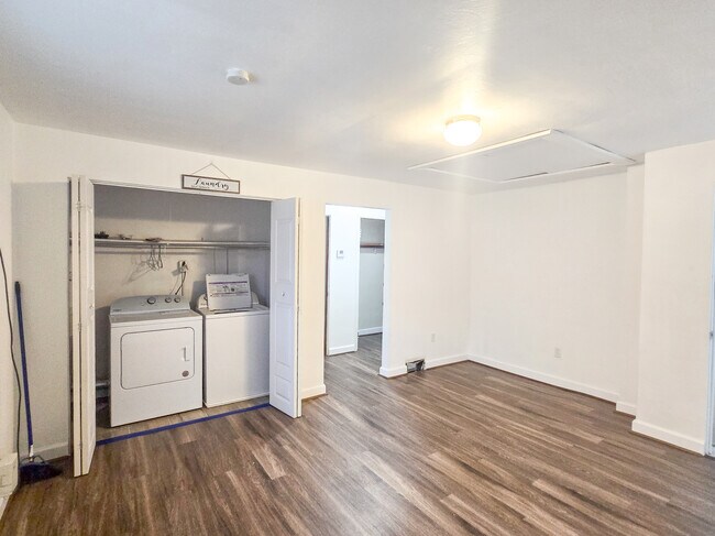 Photo - Holbrook & California Apartment