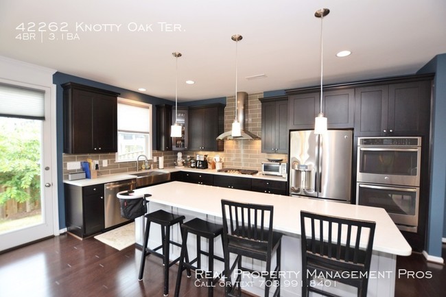 Building Photo - 42262 Knotty Oak Terrace